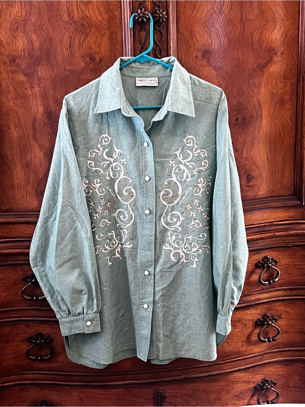 VTG WOMENS Embroidered Button-Up Shirt  - Sage Green size 18 by Three Flags CA